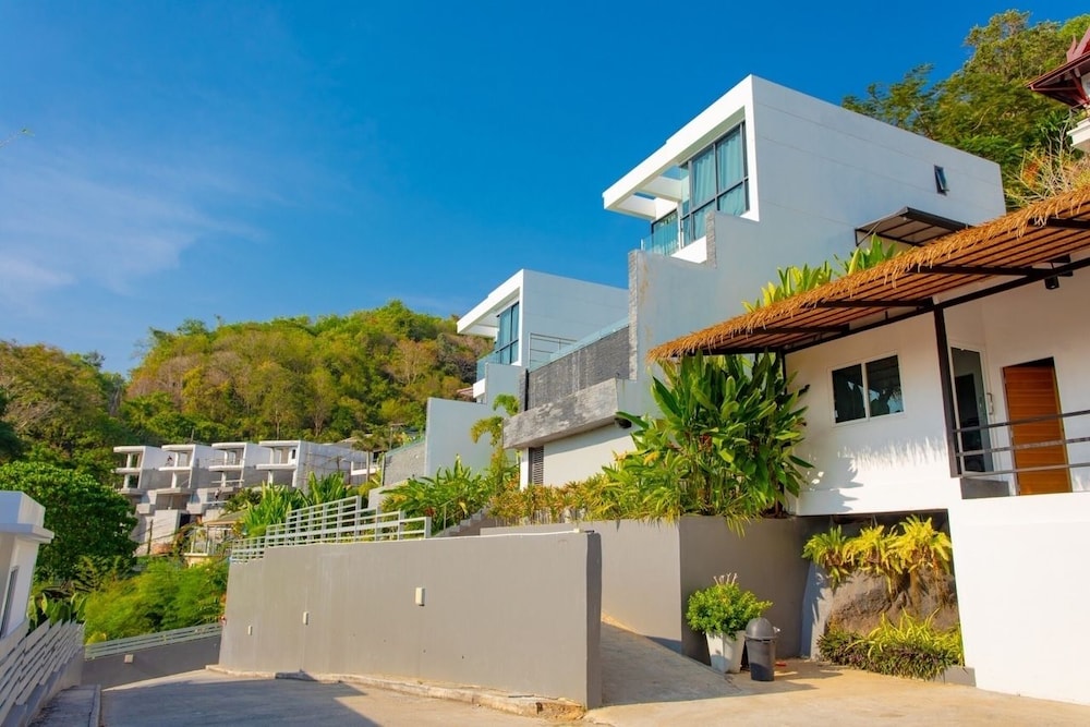 Baan Saint Tropez Villas Kata Beach