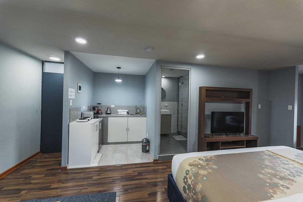 San Pedro Apartments