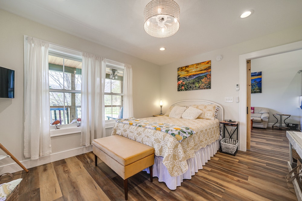 Serene Canton Vacation Rental w/ Mountain Views view 4