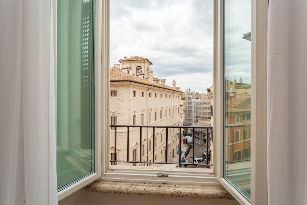 Daplace - La Mongolfiera Rooms in Navona