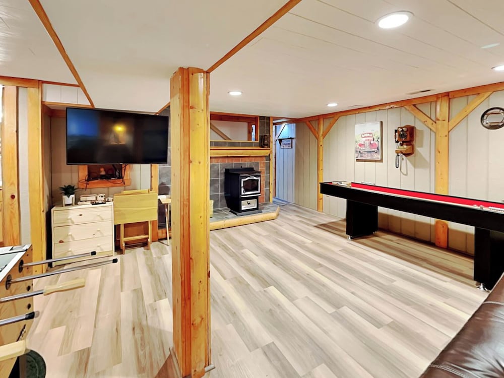 Cozy Cabin by Taylor Made Deep Creek