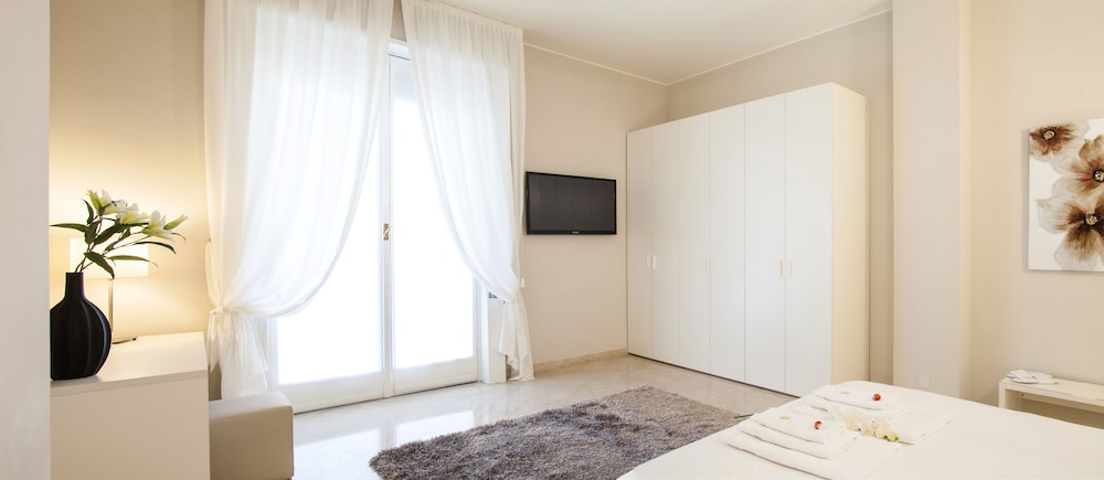 Milan Royal Suites & Luxury Apartments