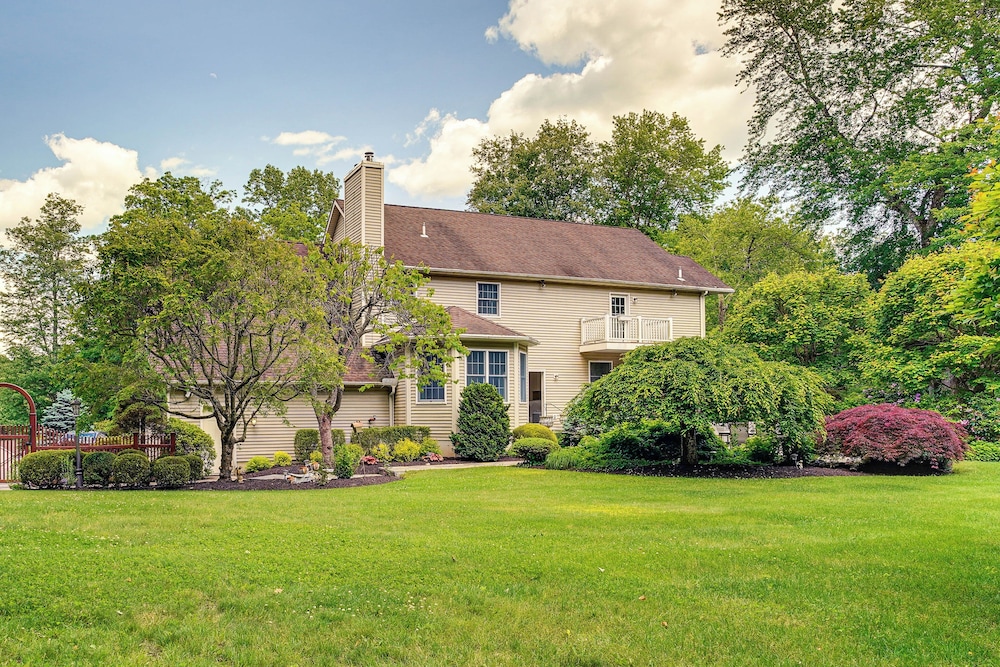 Serene Hudson Valley Escape w/ Pool & Grill