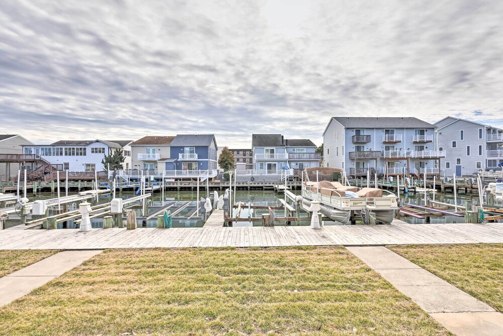 Canal Views & Community Pool: Ocean City Condo view 4