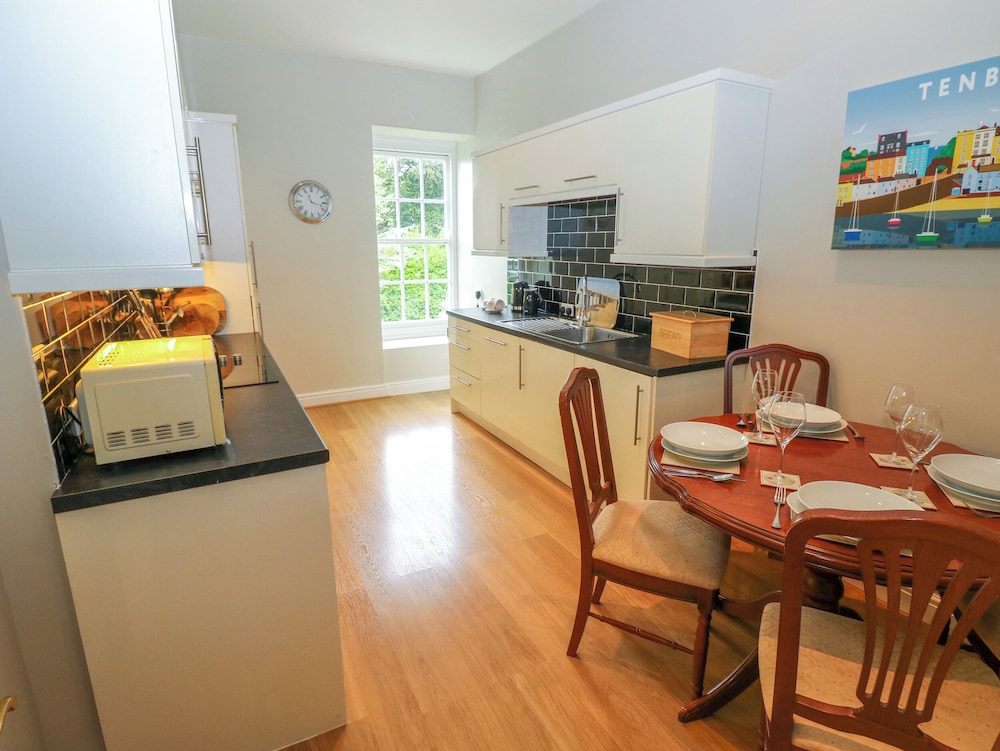 Bay View Apartment