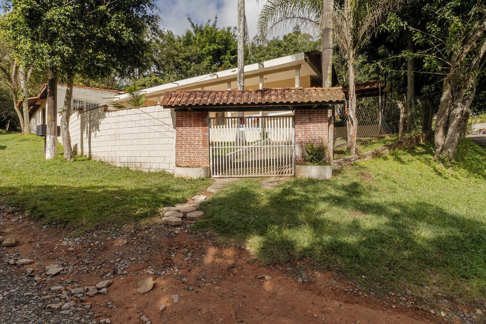 Ch Cara c Wifi Churrasq Pisc Lazer pet Friendly