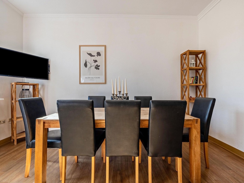 Apartment by Lake Muritz With Marina Views