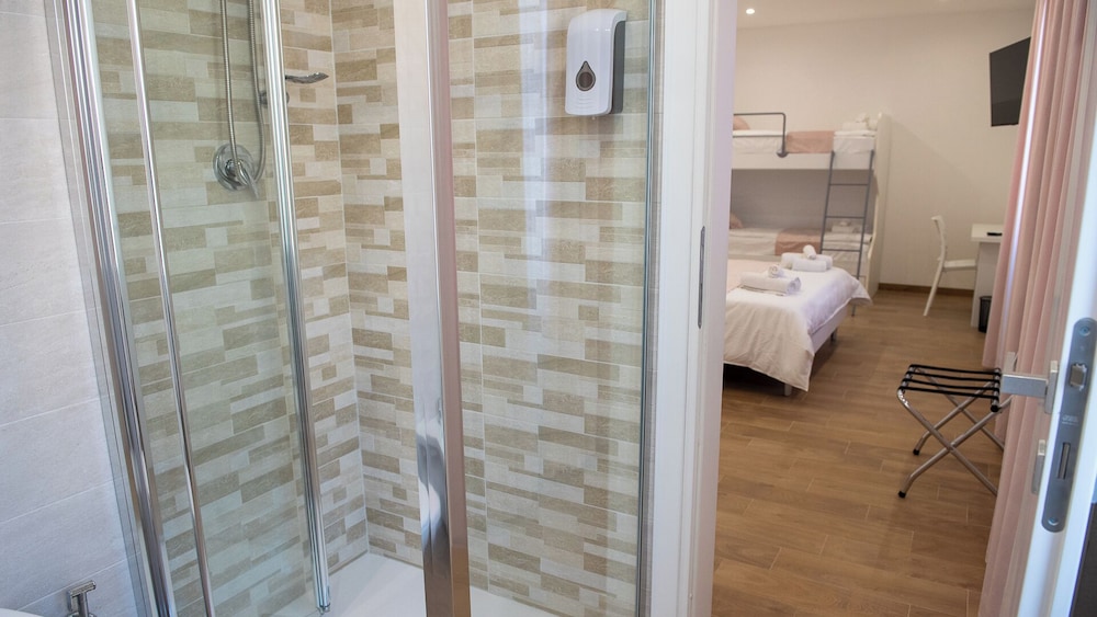 Lovely Rooms by Rentbeat