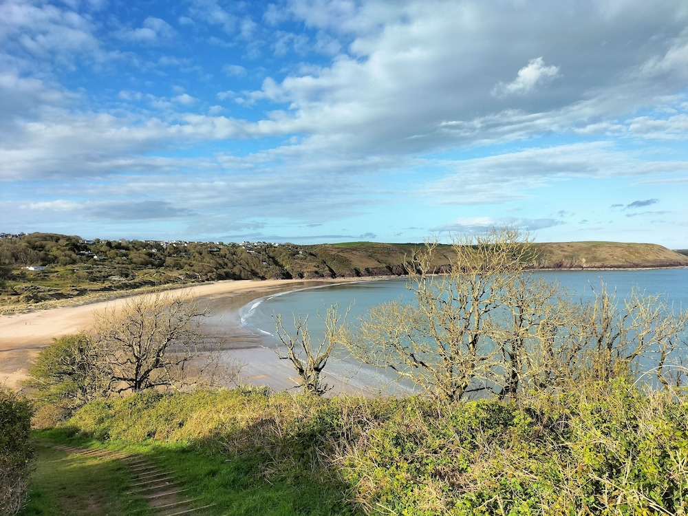 34 Freshwater Bay