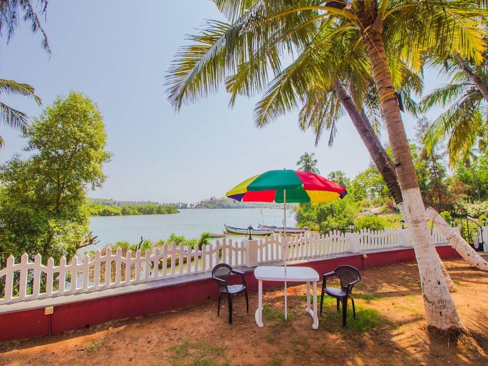 OYO 13117 Home Lake View Studio Canacona