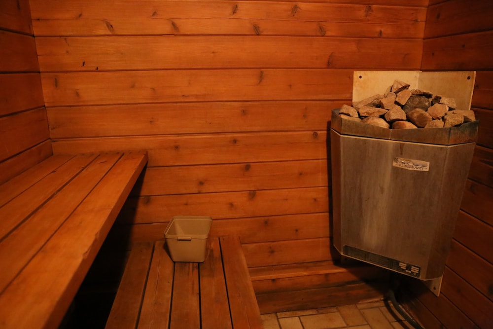 Tamarack Motor Inn