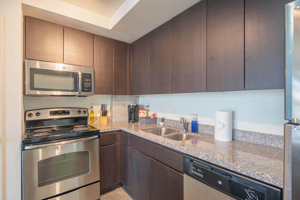 ROVE LIVING/KL - Roosevelt Point