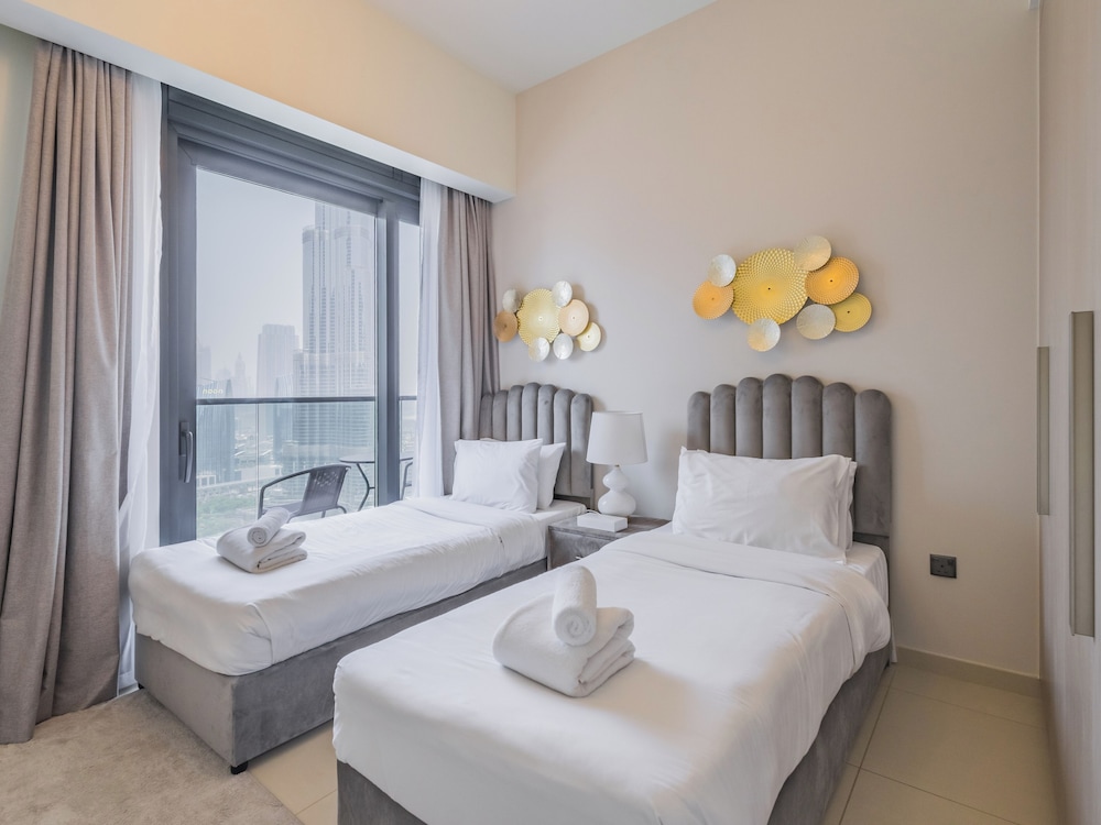Act One - Act Two - Downtown - Emaar