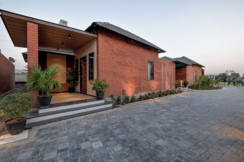 The Bhagwati Cottage & Villa