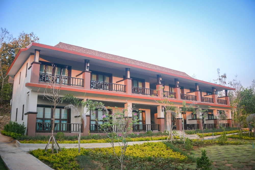 Phu Chom Mork Resort