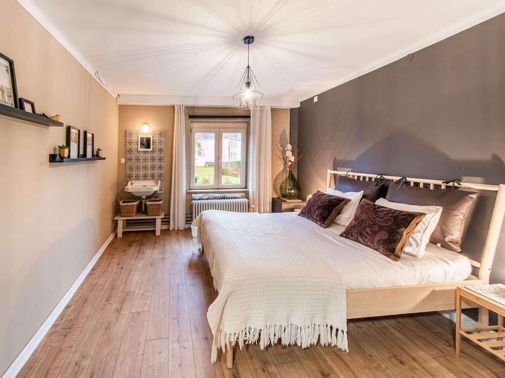 Beautiful Group House With Large Garden view 3