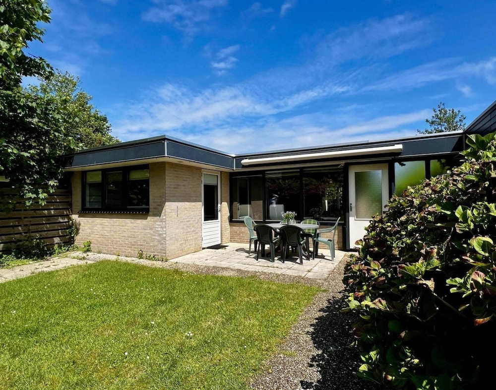Amazing Bungalow With Sunny Garden