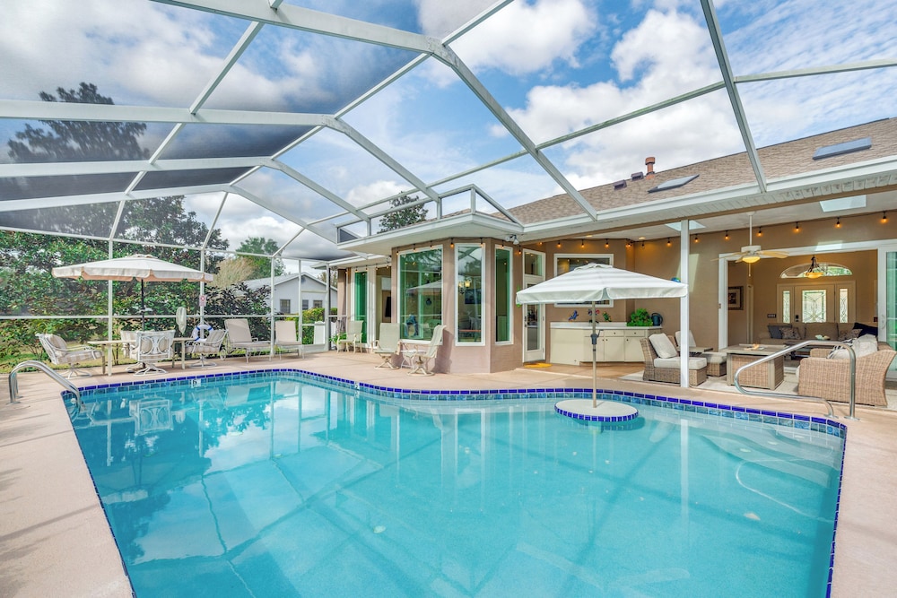 Private Pool: Pet-friendly Retreat on Golf Course!