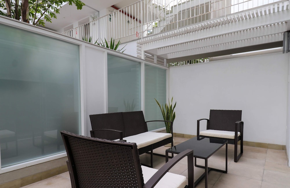w Stunning 1BR Near Malecon in Barranco