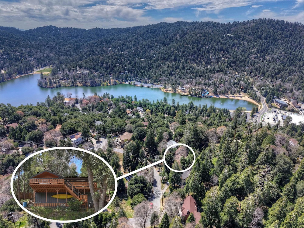 The Lazy Bear Cabin - For 6!