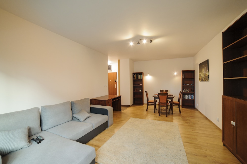 Warsaw Panorama Apartment
