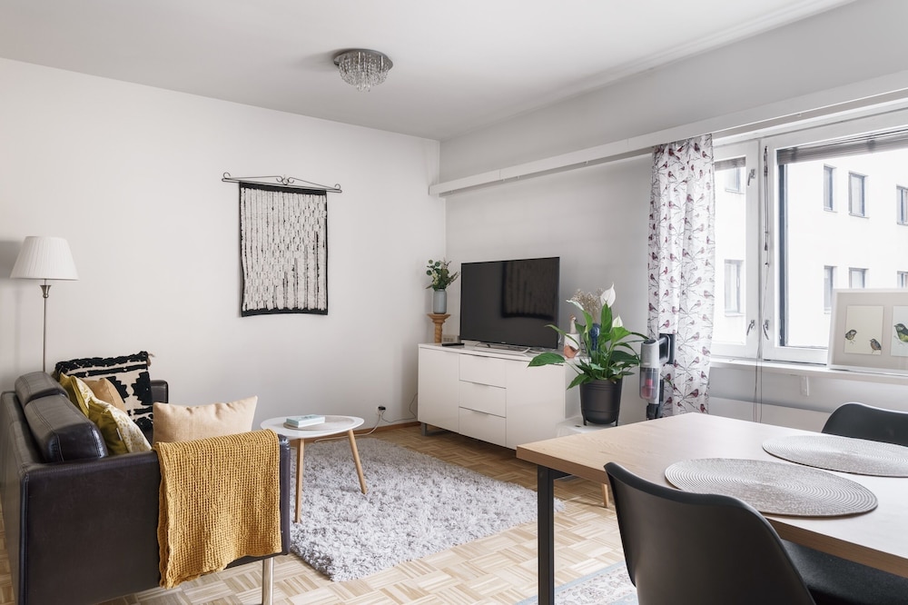 Bright Studio Apt. with Private Balcony