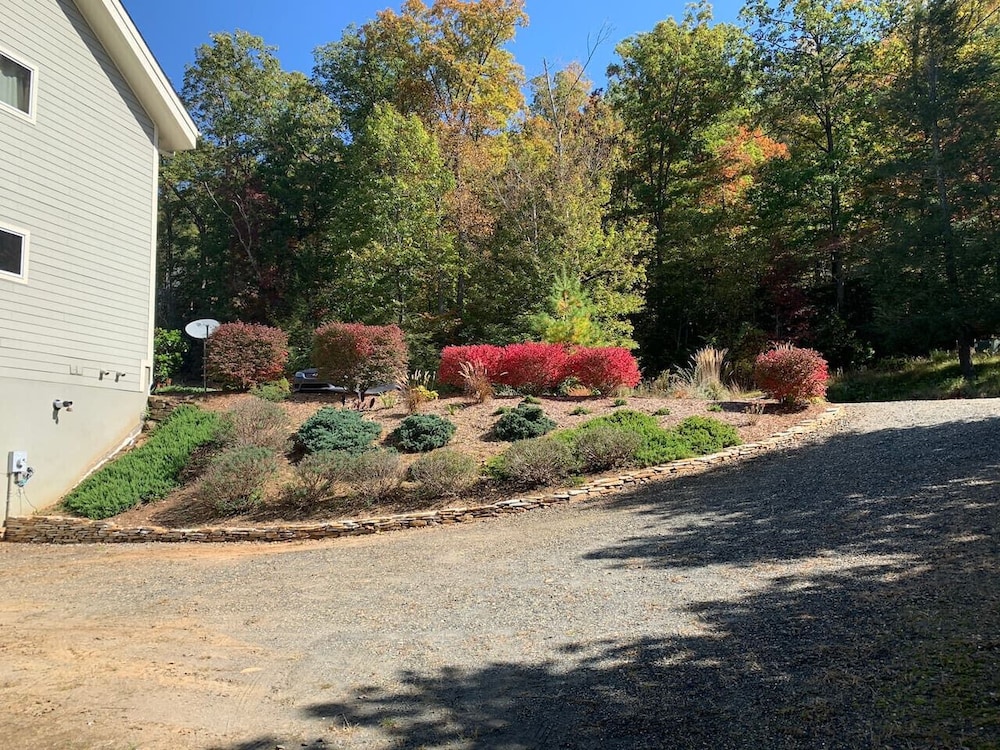 Vacation Home Near Golf Course Hiking Sleeps 20