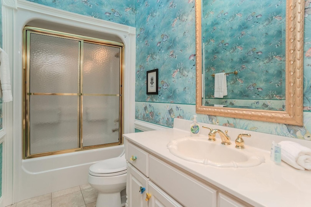 18 Fiddlers Cove Dr - 5 Bed/4 Bath w/ Resort Access & Golf Cart!