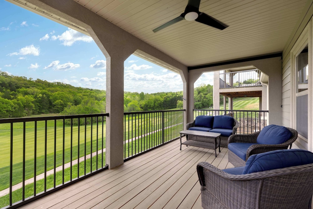 Fairway Lake Retreat