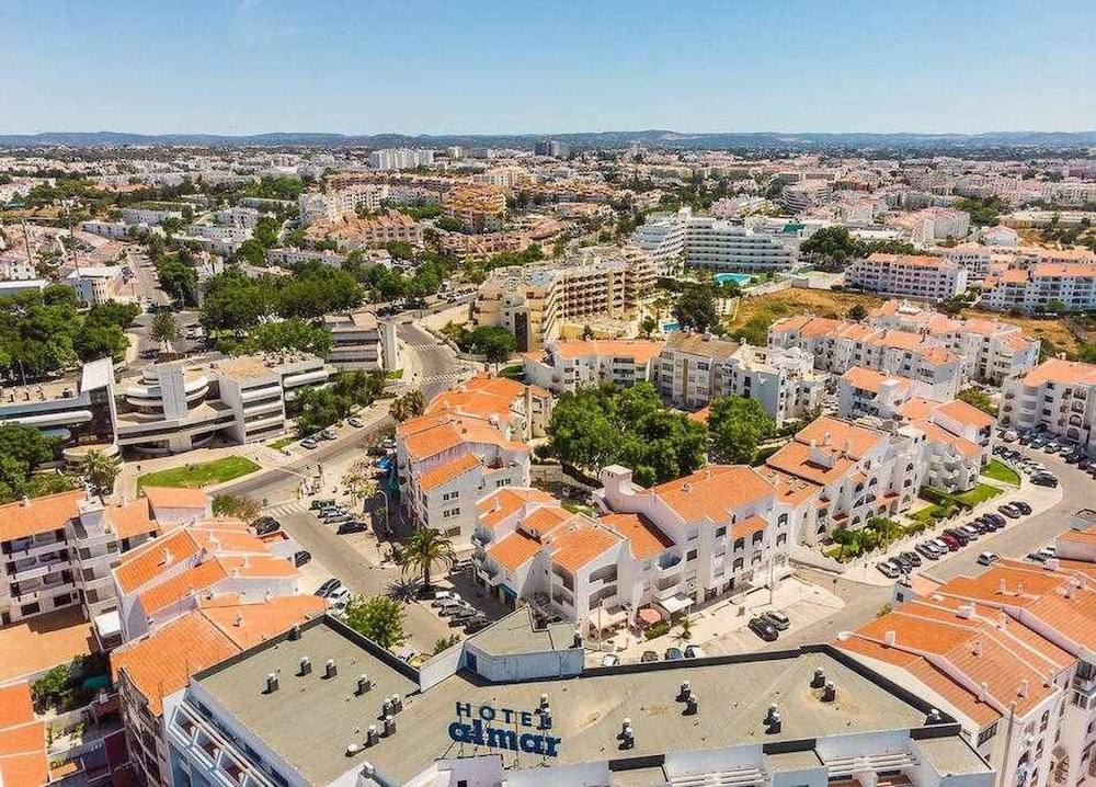 Central Town 2-bedroom Luxury Apartment Albufeira
