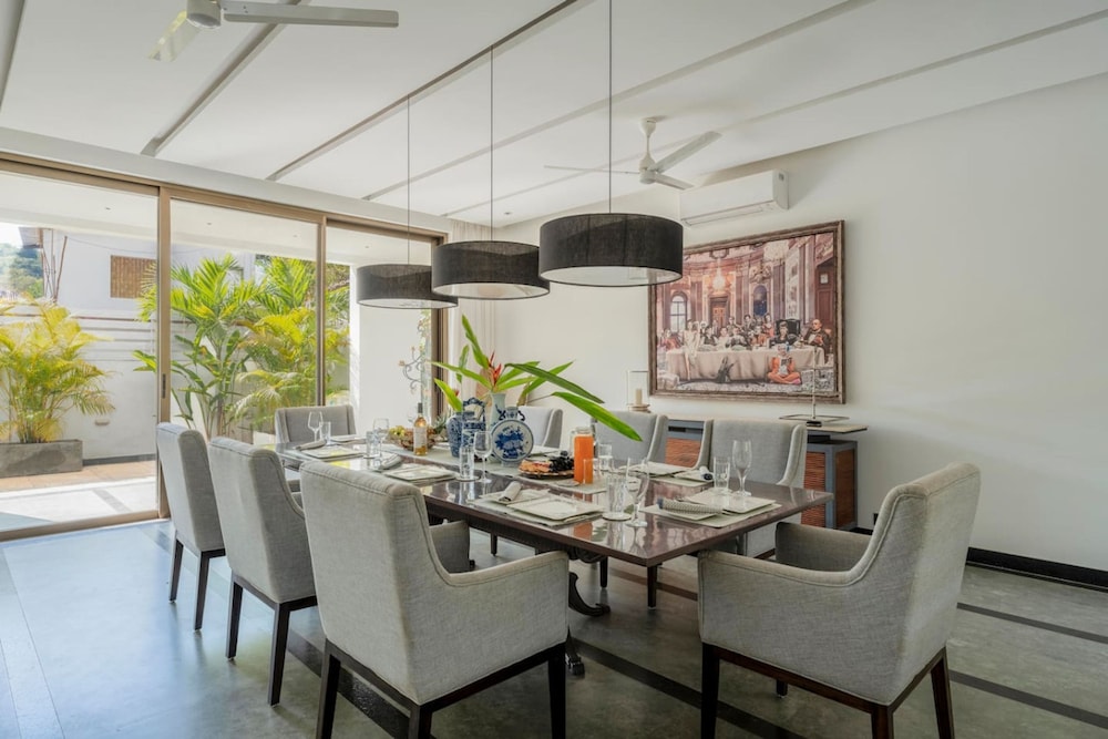 Lux 4bhk w Elevated Pool 3km to Beach Lazy Duck