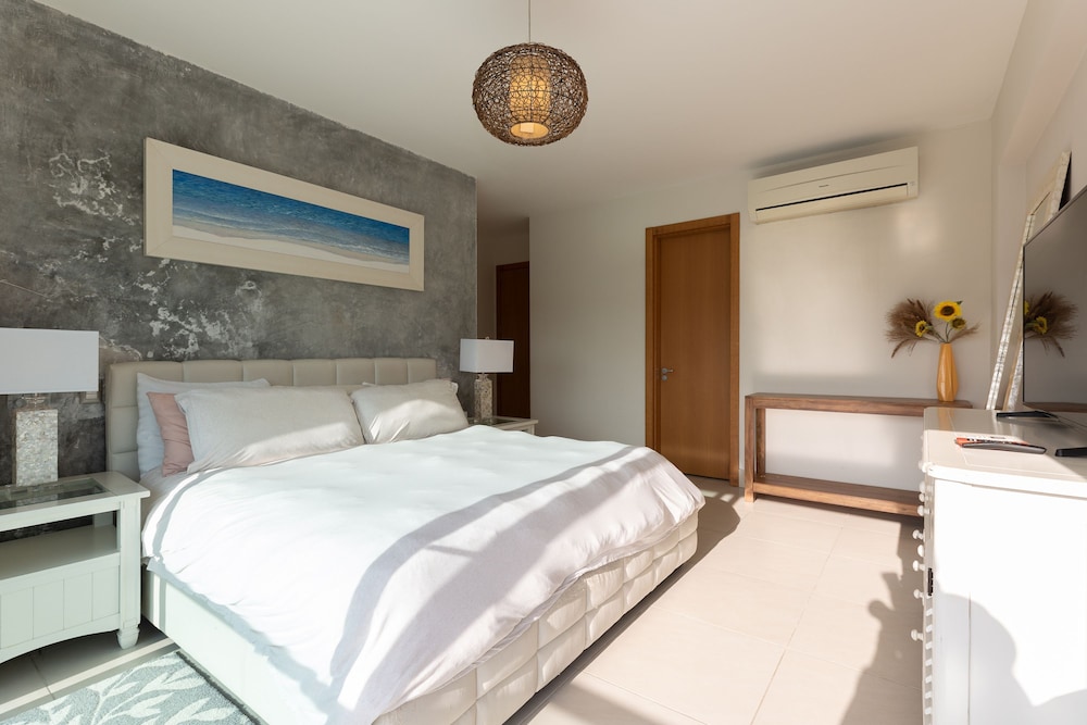 The Penthouse by Acomodo