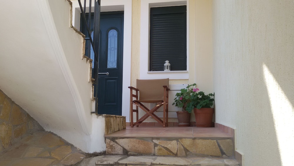 Koxyli Village Studios & Apartments