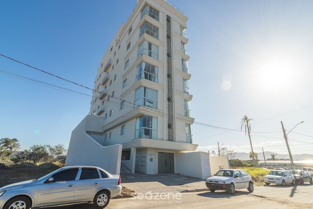 Modern Apartment with barbecue in Porto Belo LDA0703