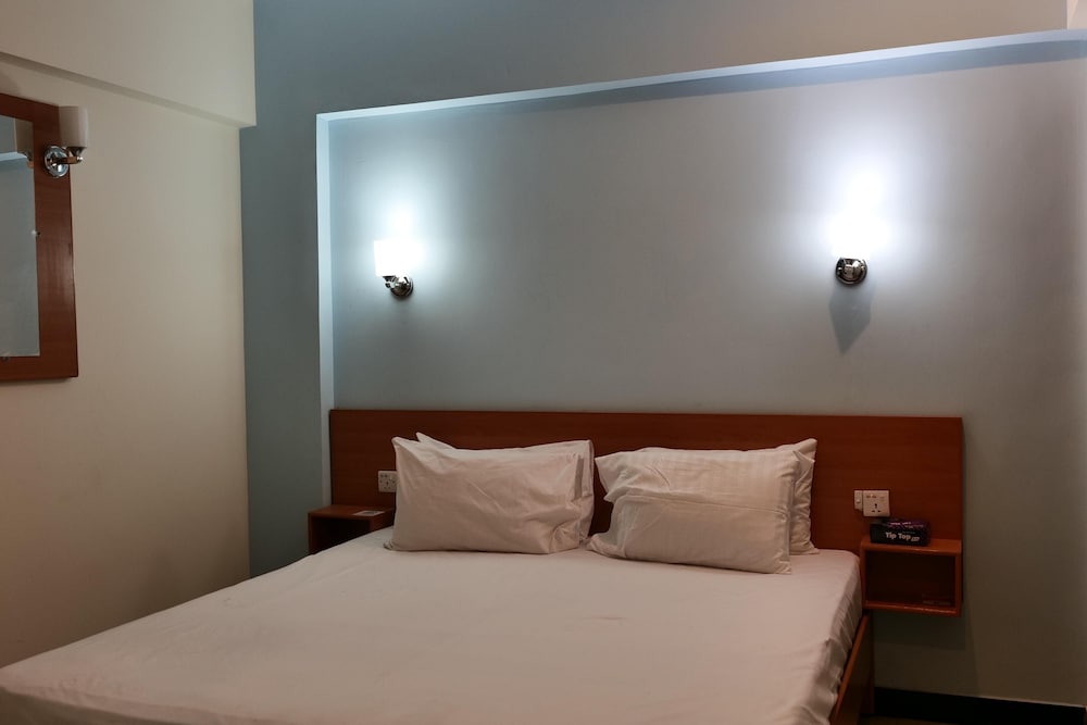 Remarkable Diamond Apartment Dha Defense Karachi view 4