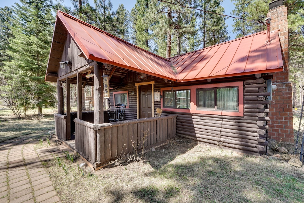 Remote Escape: Klamath Falls Cabin By Lake & Hikes view 5