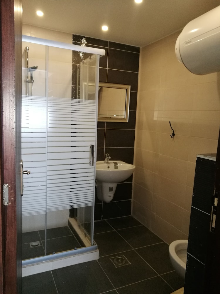 Cozy Dair Ghbar Apartments