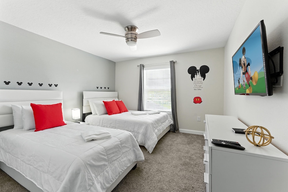 Comfort Stay With Pool Near Attractions