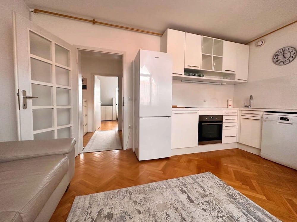 Charming City Loft Apartment With Free Parking