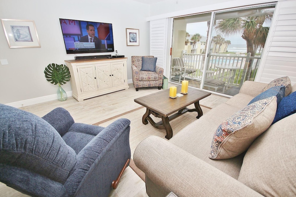 Colony Beach Club 241