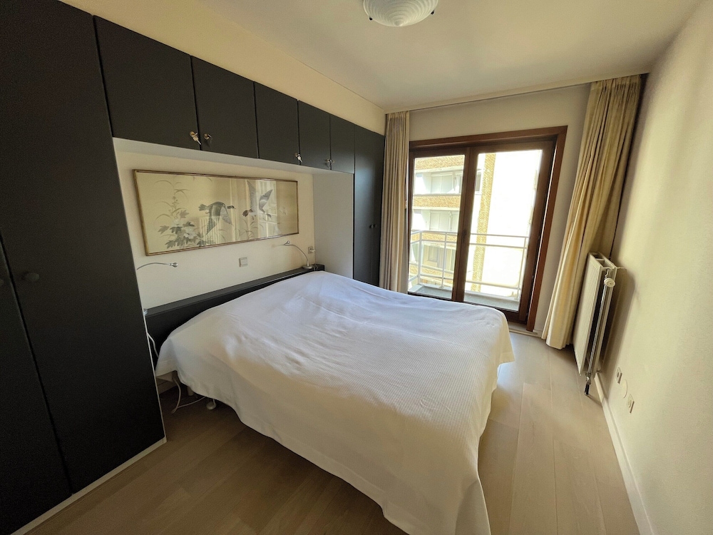 Cozy 4th Floor Apartment