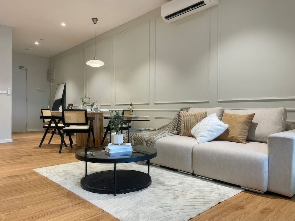 Platinum Quill Apartments Residences