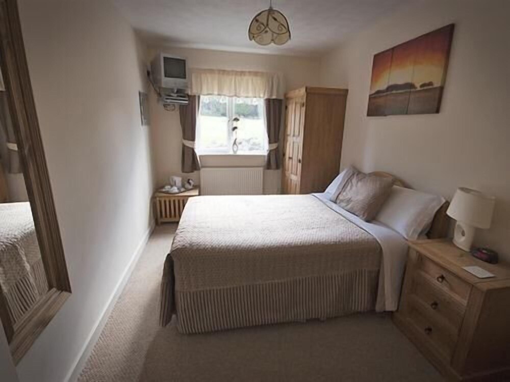 Pembroke Vacations - Lovesgrove Country Guest House - Property Image 14