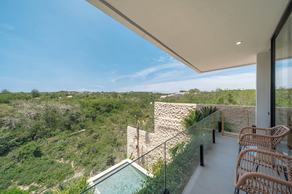 The Luminous Villa Uluwatu