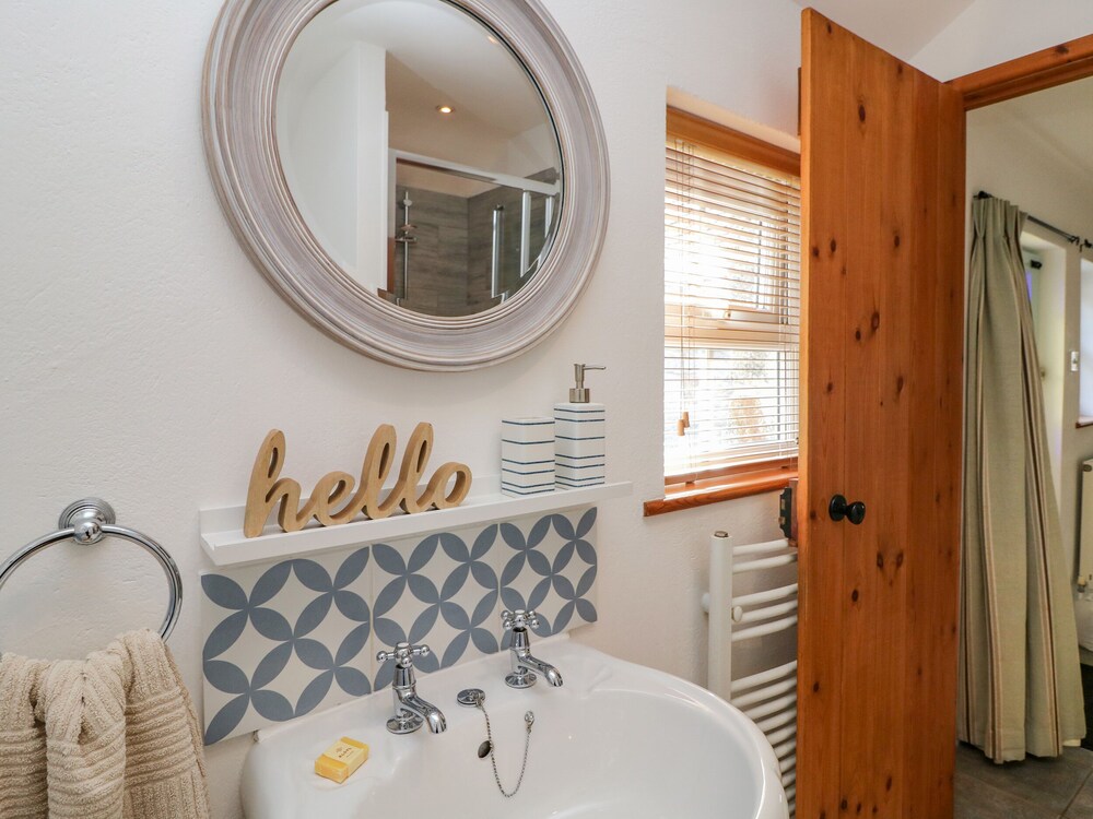 Pond Cottage