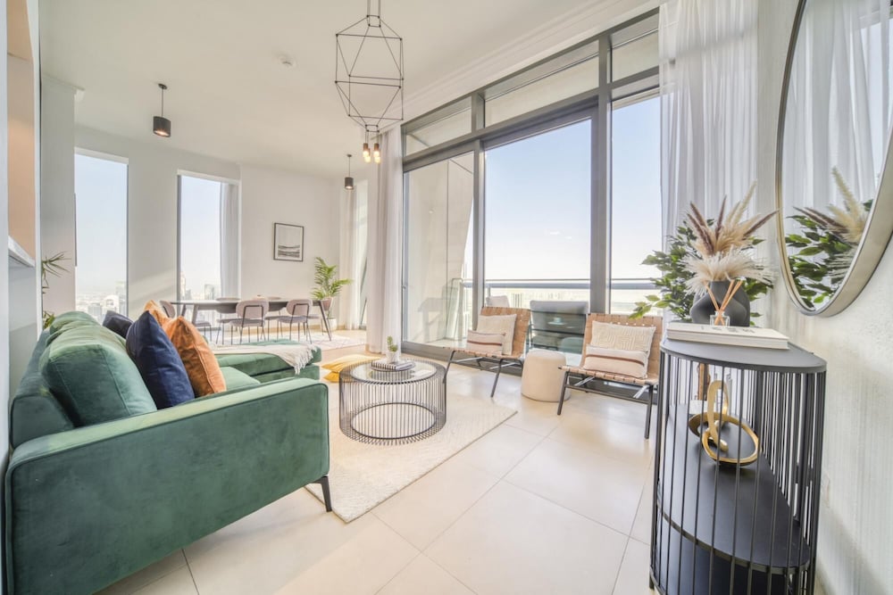 Contemporary Apt With Burj Khalifa View