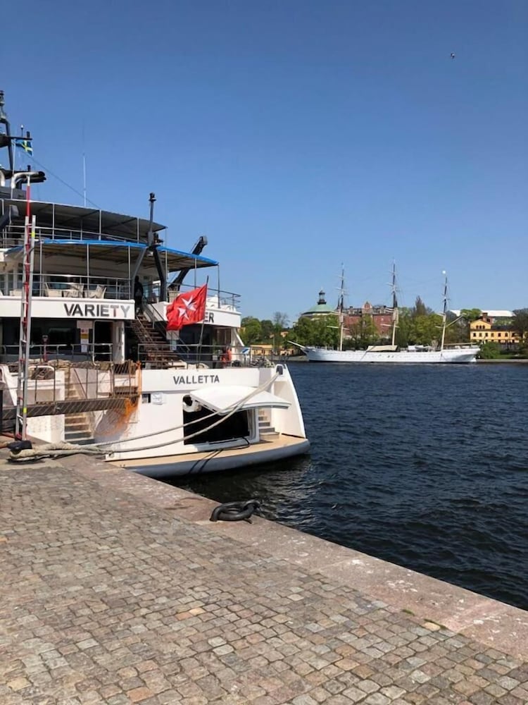 Dockside Hostel Old Town