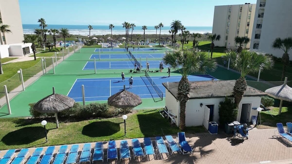 Saida Beachfront Luxe Condo Two Heated Pools 2 Bedroom Condo