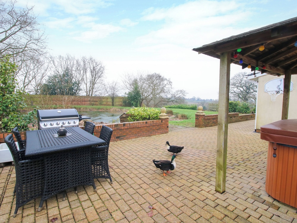 Spitfire Lodge