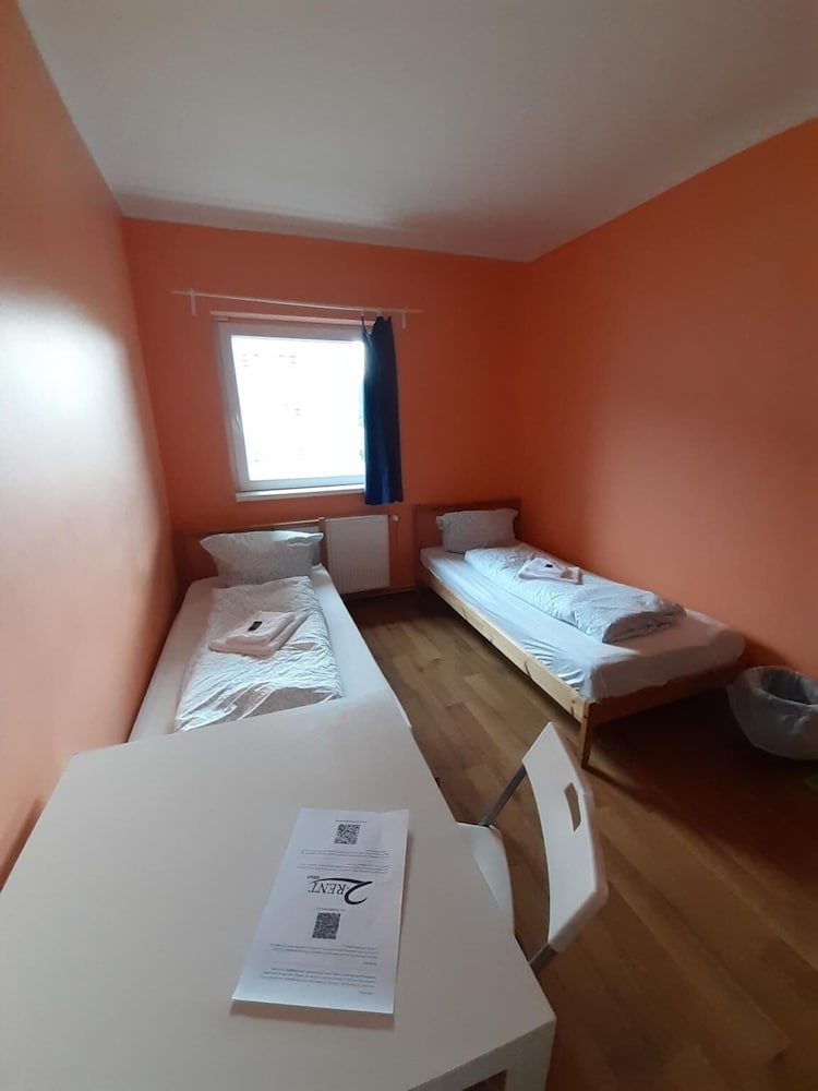 2-Rent Group Hostel Rooms&Apartments TUB19A